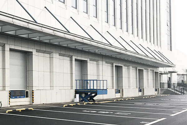 出口菲律宾的剪叉式液压平台 出口菲律宾的剪叉式液压平台