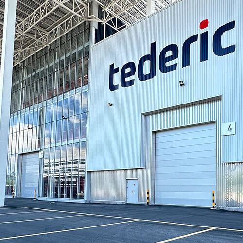 泰瑞机械厂房的工业提升门