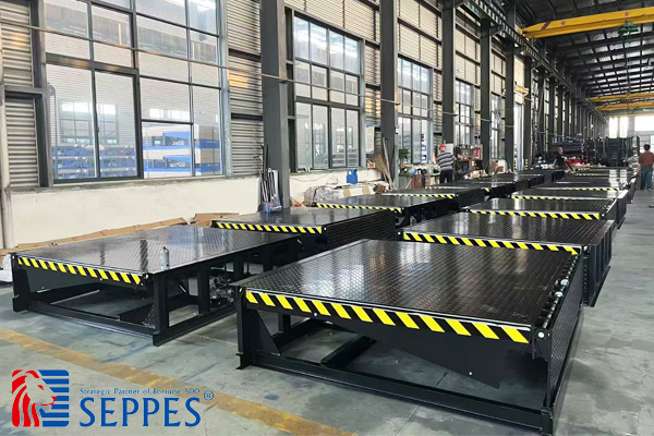 仓库液压装卸货平台