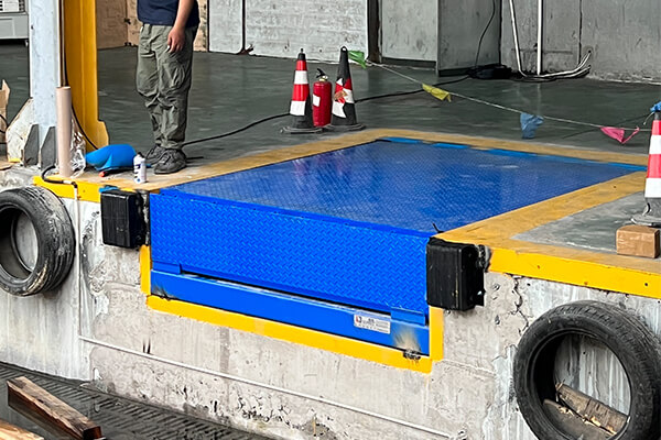 装卸货平台的橡胶防撞块