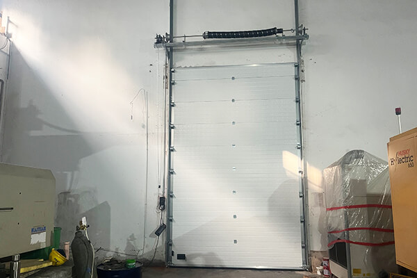 冬季工厂保温提升门