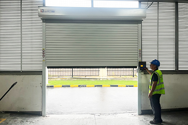 有CE认证的工业钢制卷帘门