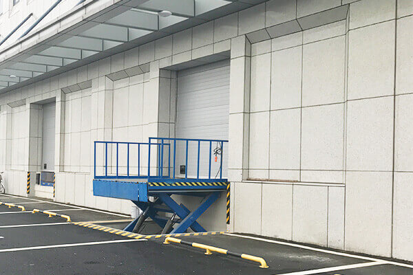 剪叉式升降平台