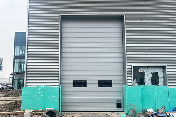 出口全球的提升门