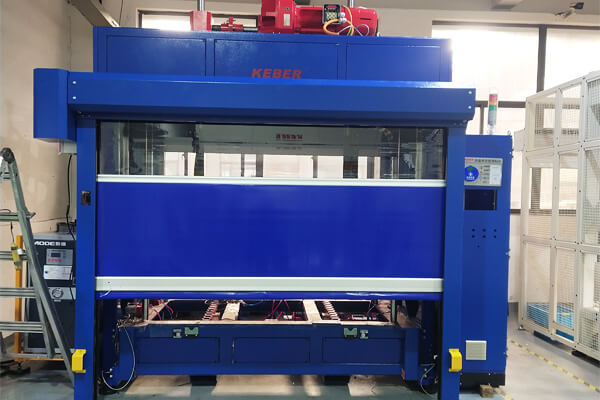 出口法国的防护快速门