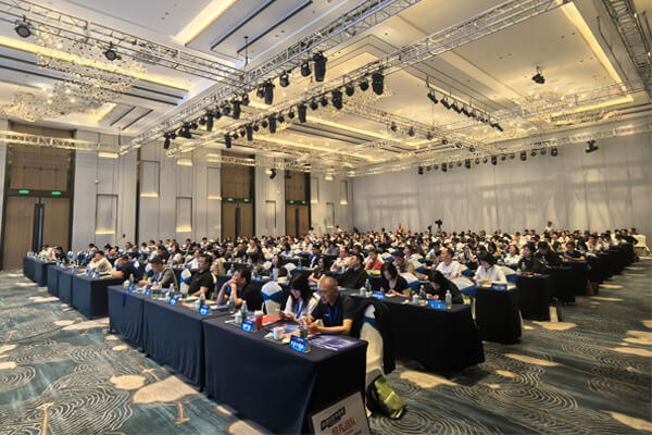 1779259670773639.jpg 沐阳峰会2.jpg